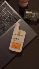 ضدافتاب فلوييد بي رنگ لاروش پوزاي مدل انتليوس UVMUNE 400 - تصویر 3